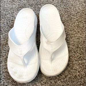 Memory foam flip flops